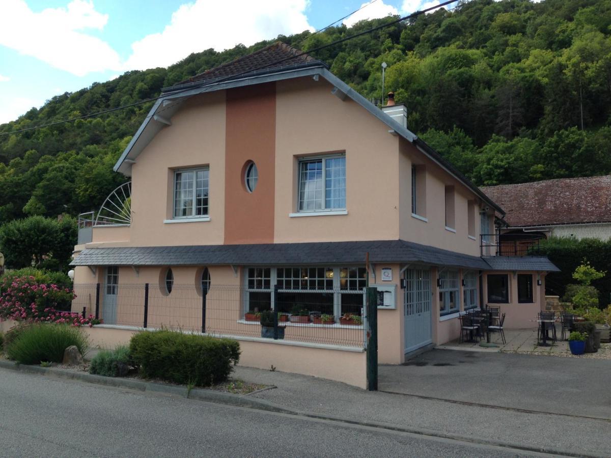 Auberge De La Roque La Roquette Экстерьер фото